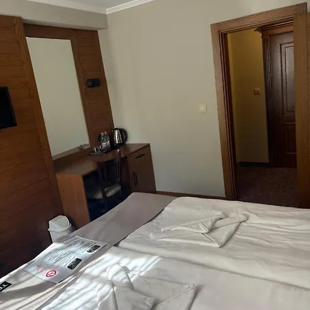 Cyril Hotel 3*