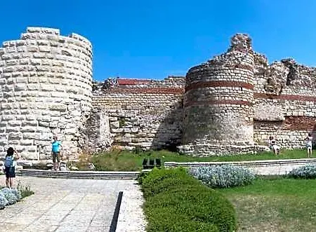 Ξενοδοχείο Cyril 3*