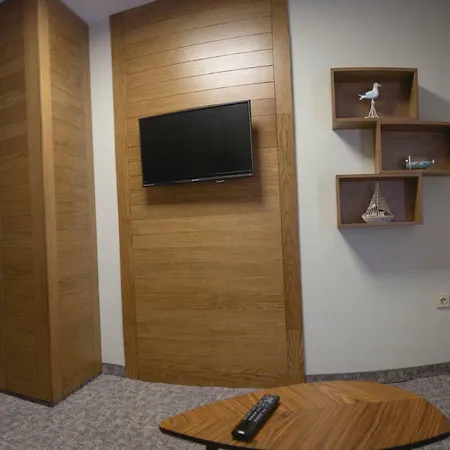 Хотел кирил