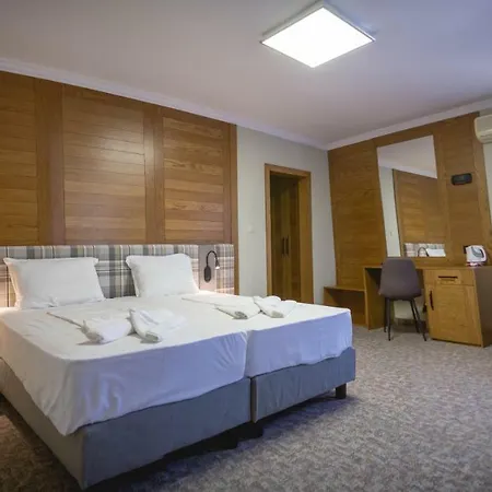 Хотел кирил