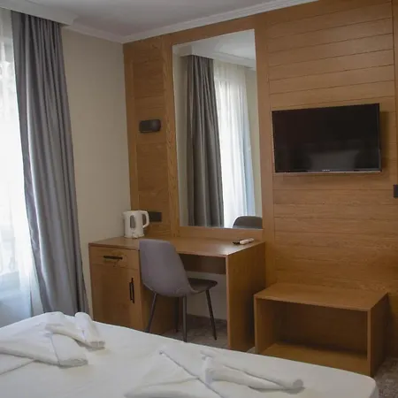 Cyril Hotel