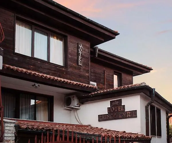 кирил Хотел